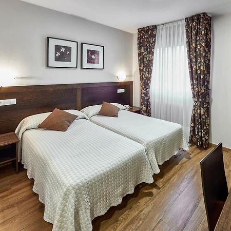 Hotel Rico Луарка Экстерьер фото