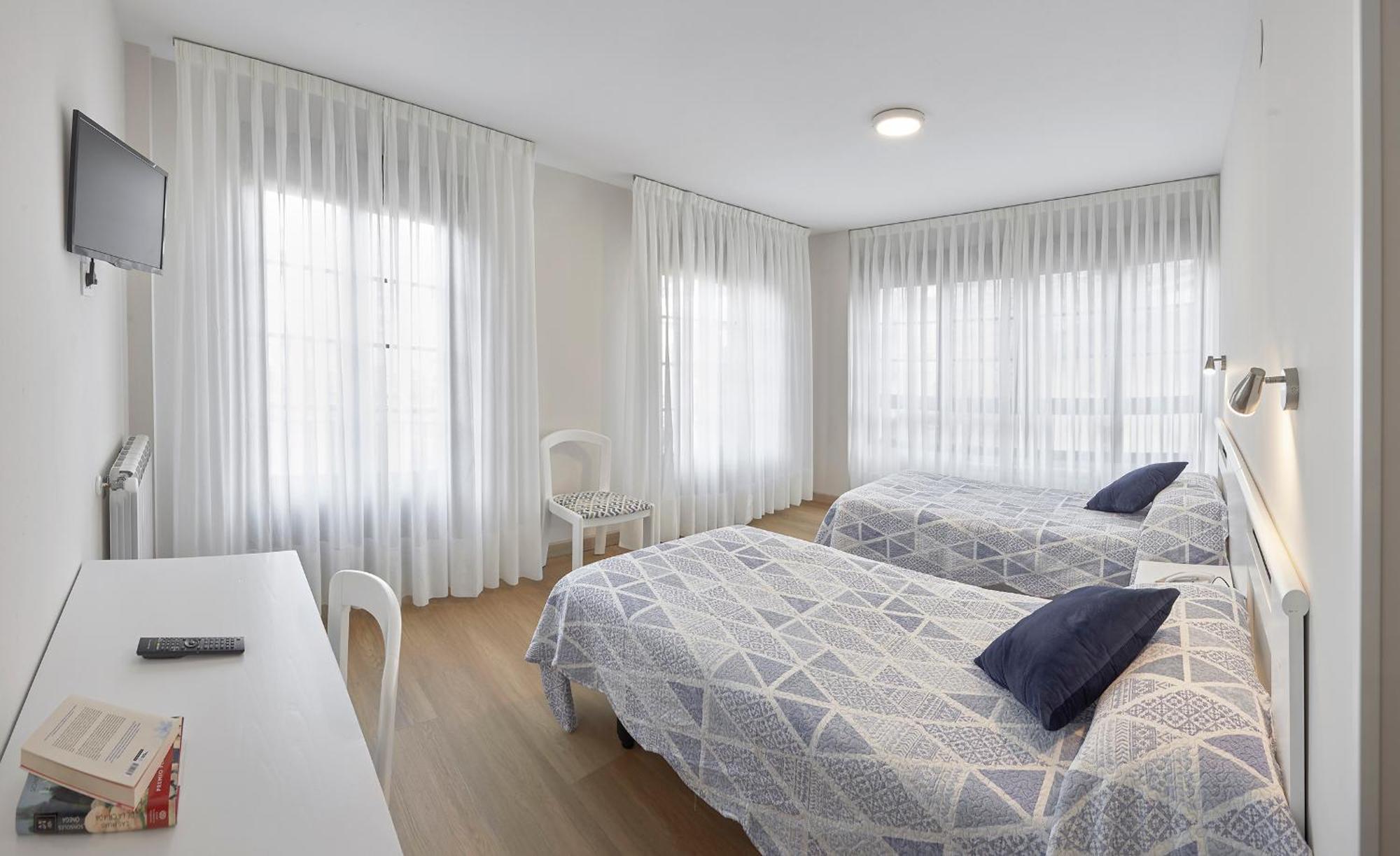 Hotel Rico Луарка Экстерьер фото