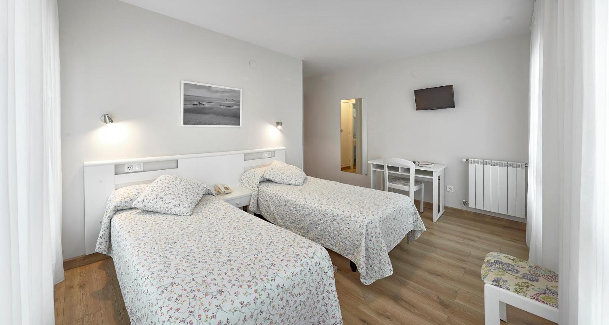 Hotel Rico Луарка Экстерьер фото