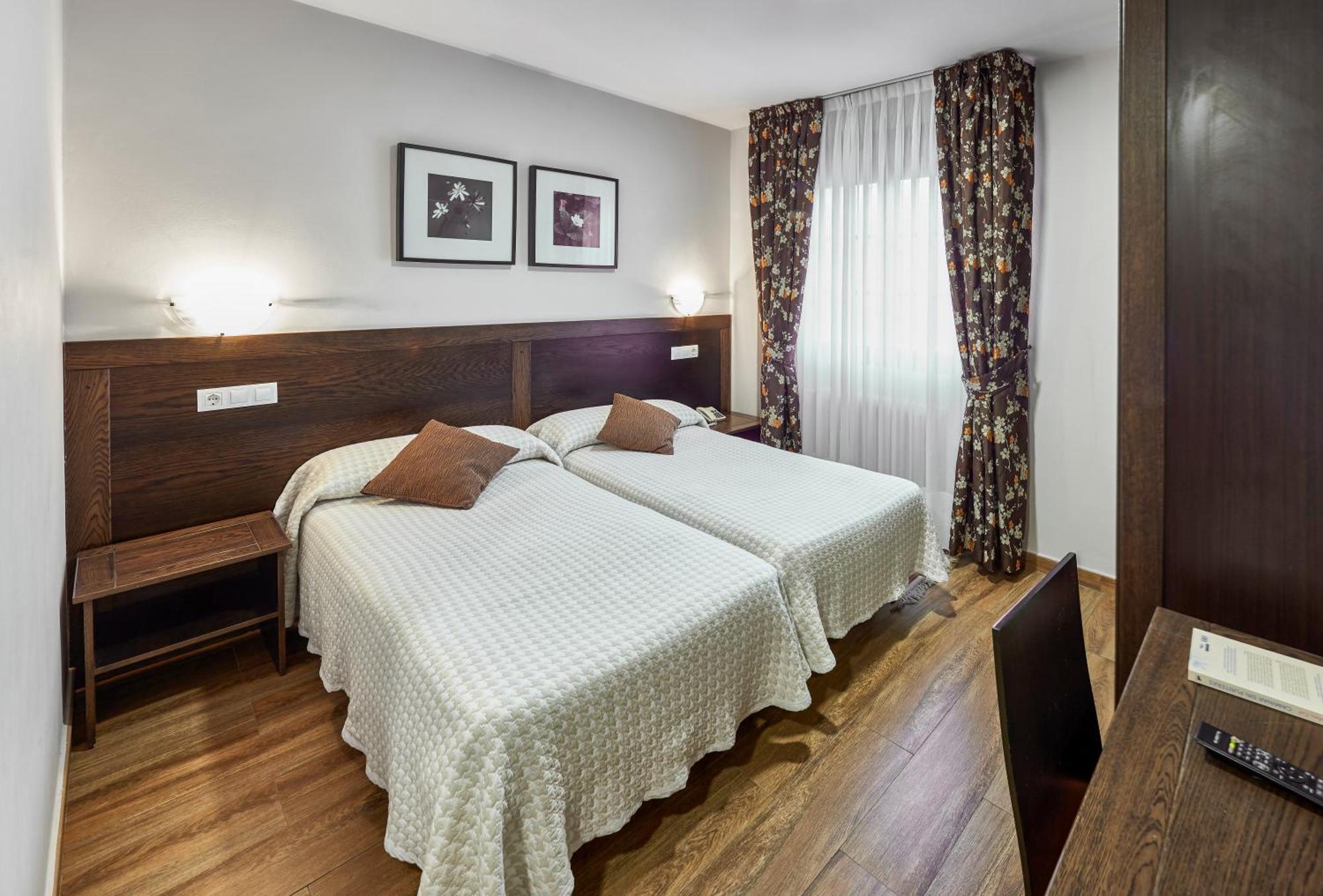 Hotel Rico Луарка Экстерьер фото