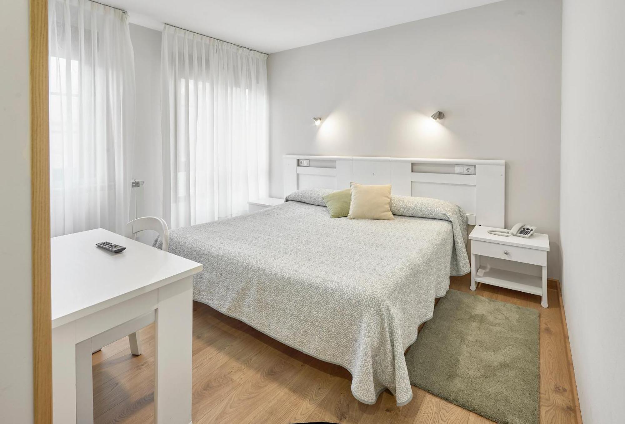 Hotel Rico Луарка Экстерьер фото